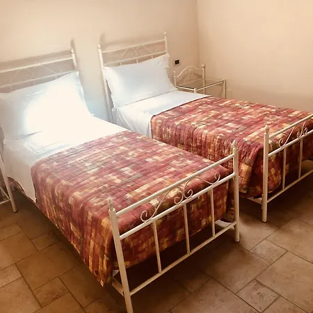 Hostaria Pettirosso Hotel *