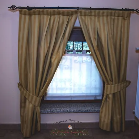 Hostaria Pettirosso Hotel *
