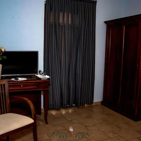 Hostaria Pettirosso *