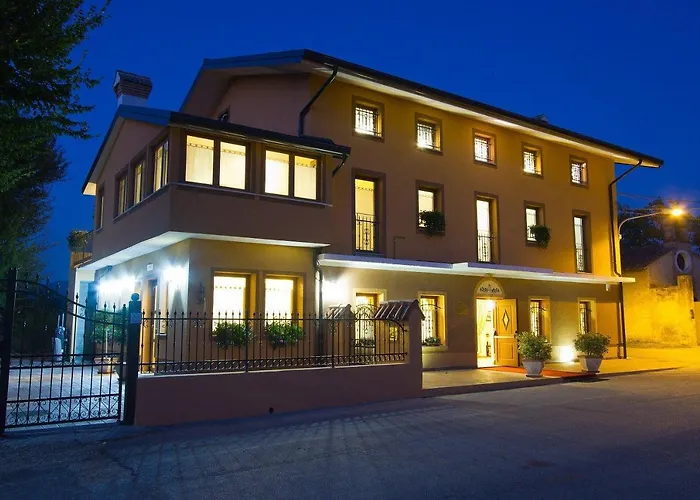 Szálloda Hostaria Pettirosso Dolegna del Collio