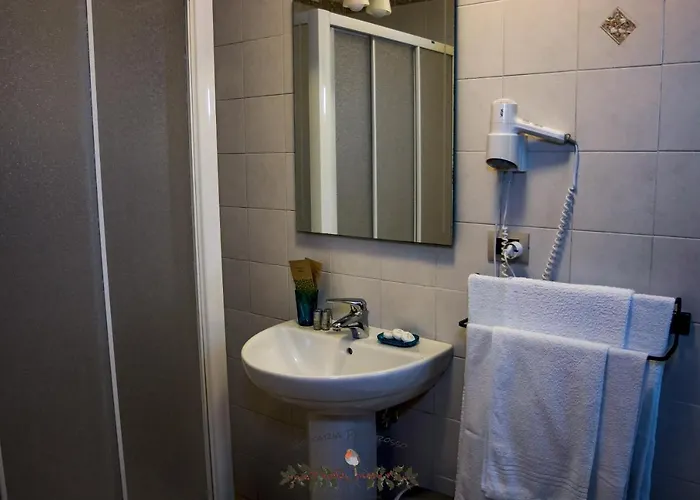 Hostaria Pettirosso Szálloda